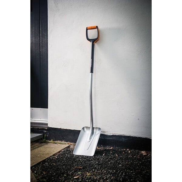 FISKARS - Pelle acier au bore Xact - Manche acier inox - 130cm - large