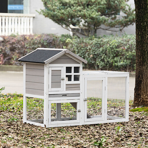 PAWHUT - Clapier cage à lapins cottage - niche supérieure avec rampe et enclos extérieur - plateau excrément, toit bitumé, 4 portes verrouillables - bois sapin blanc gris - large