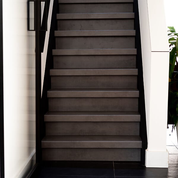 FORESTEA - Lot de 3 planches palier rénovation d'escalier stratifié dark grey 2050 x 225 x 8 mm . - PEFC 70% - large