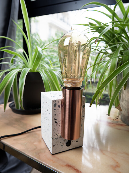 XANLITE - Ampoule LED déco, culot E27, forme Edison hologramme, puissance 4W, flux 200 lm, lumière blanc très chaud 1800 K, verre ambré, usage intérieur décoratif - large