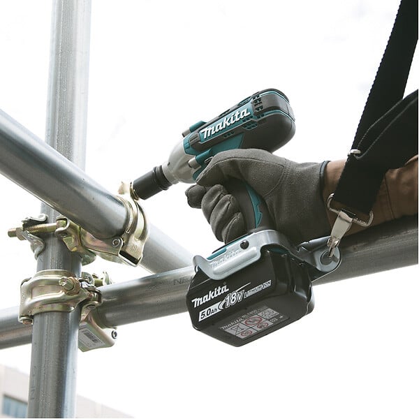 MAKITA - Boulonneuse à chocs 190Nm 2x3Ah 18V LXT ® MAKITA DTW190RFE en Coffret - large