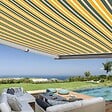 COTE STORE - Store banne coffre intégral 3 x 2,5 m motorisé et manuel extérieur pour terrasse - Gris jaune - vignette