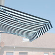 HAPPY GARDEN - Store banne SAULE 2,95 × 2,5m avec semi-coffre - Toile rayée blanche/grise et structure blanche - vignette