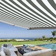 COTE STORE - Store banne coffre intégral 3 x 2,5 m motorisé et manuel extérieur pour terrasse - Blanc gris - vignette