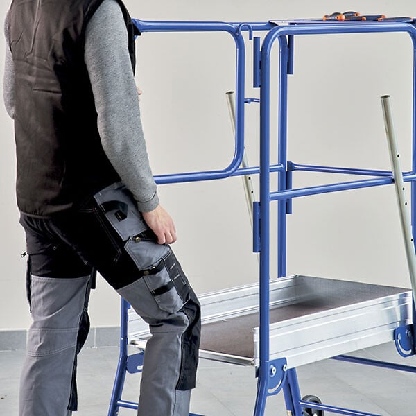 TUBESCA - Plateforme pour escalier: 2.68m haut. travail max - HELIS - large
