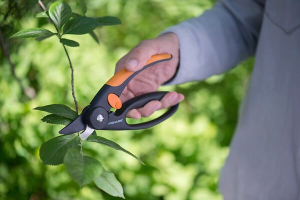 FISKARS - Sécateur élégance Ref. P44 - large