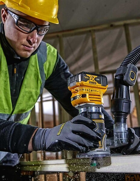 DEWALT - Affleureuse et défonceuse 8mm 18V DEWALT DCW604NT-XJ Brushless avec coffret - large