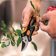 FISKARS - Sécateur à fleurs Solid SP14 Ø13mm - vignette