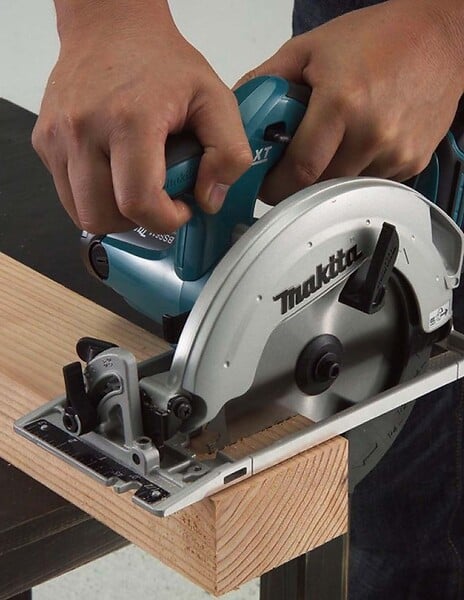 MAKITA - Scie Circulaire MAKITA DSS611Z 18V LXT (vendu sans batterie) - large