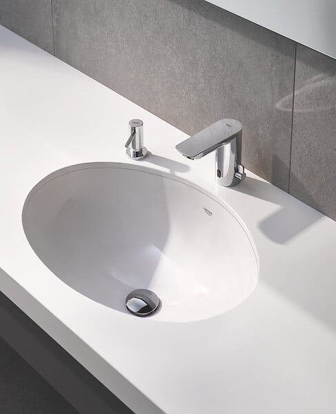 GROHE - Bau Cosmopolitan E Lot de 2 mitigeurs lavabo infrarouge 1/2″ avec limiteur de température ajustable, Chromé (36451000-DUO) - large