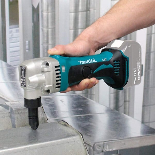 MAKITA - Grignoteuse MAKITA DJN161Z 18 V Li-ion (vendu sans batterie) - large