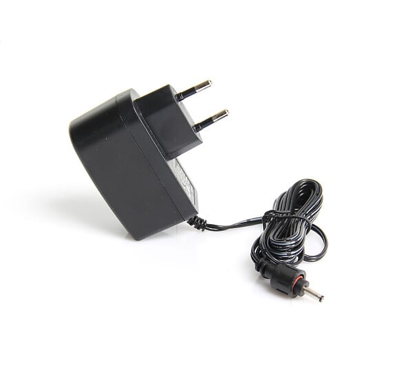 AVOSDIM - Chargeur de dépannage pour batterie de volet solaire AvosDim 005415 - large