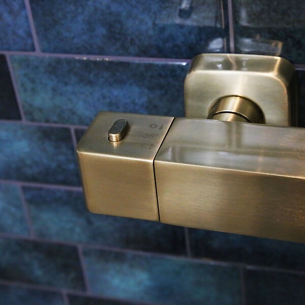 ESSEBAGNO - Quartos colonne de douche thermostatique 300 or brossé - large