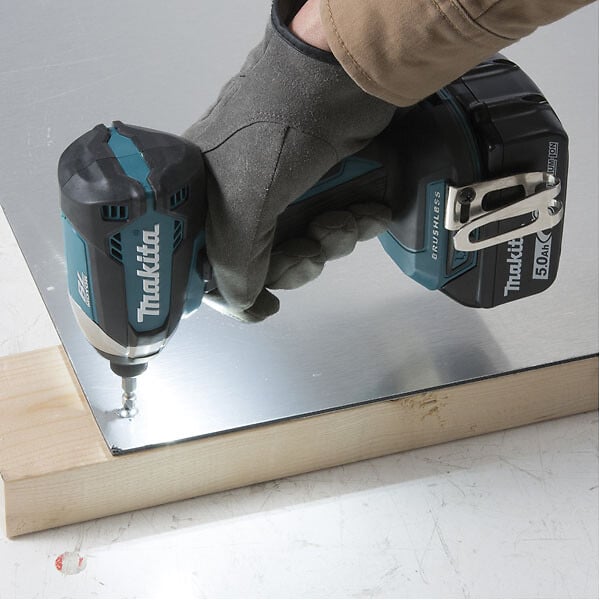 MAKITA - Visseuse à chocs 170Nm Brushless 2x3Ah 18V LXT ®MAKITA DTD153RFJ en MAKPAC - large