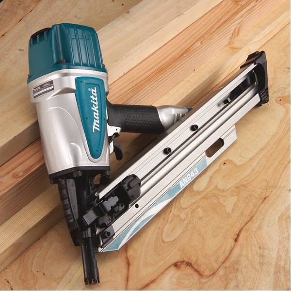 MAKITA - Cloueur de charpente pneumatique 8,3 bar - 90 mm - 3,9 kg - large