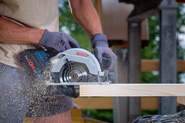 BOSCH PRO - Scie circulaire GKS BOSCH 18V-57g solo Click&Go L-BOXX - large