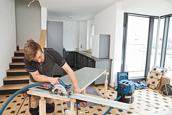 BOSCH PRO - Scie circulaire GKS BOSCH 18V-57g solo Click&Go L-BOXX - large
