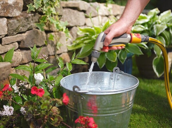 HOZELOCK - Pistolet jet droit Plus en métal pour les tâches générales de nettoyage et de jardinage - large