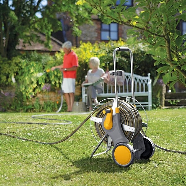 HOZELOCK - Grand dévidoir chariot nu métallique qui permet de se déplacer facilement dans le jardin - large