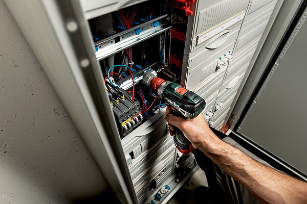METABO - Perceuse visseuse sans fil 12 V PowerMaxx BS BL 2 x 2Ah Li-Power - METABO - 601721500 - Chargeur LC40, coffret - large