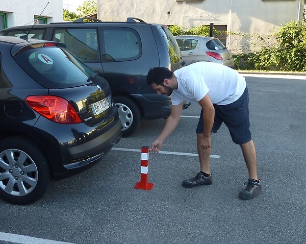 OUTIFRANCE - Poteau de parking avec fermeture à  clé - large