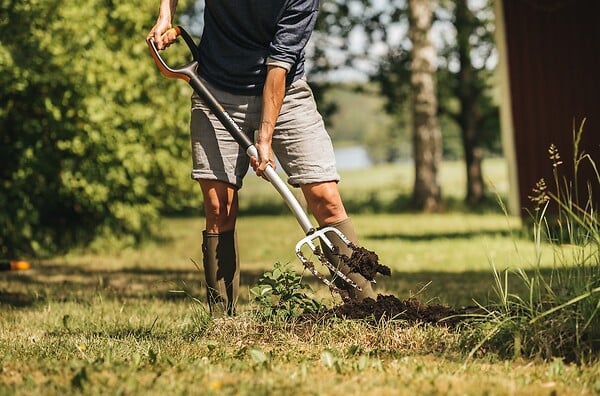 FISKARS - Fourche à bêcher Xact M - Tête acier au bore - Manche en acier - large
