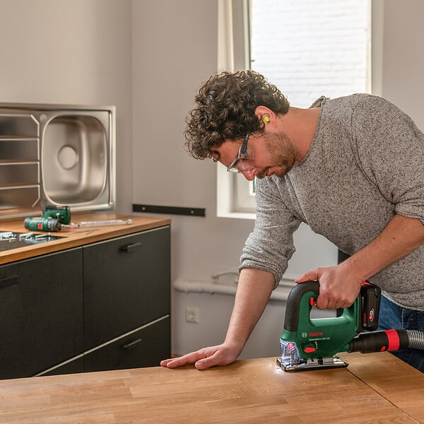 BOSCH - Scie sauteuse sans-fil Bosch UniversalSaw 18V-100 sans batterie - large