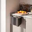EMUCA - poubelle de recyclage pour suspendre la porte et collecter les déchets Recyclage, 1 x bac de 5 litres, avec couvercle, Plastique gris anthracite - vignette