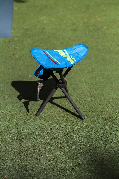 O'CAMP - Siège pliable 3 pieds de camping - Dimensions : 32 x 32 x 38 cm - large