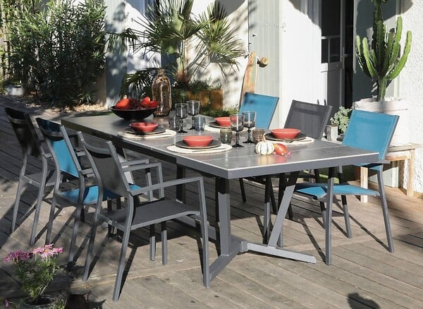 PROLOISIRS - Table de jardin Vita graphite/lucca en Alu 180/240x100 cm - plateau à lames Kedra - large