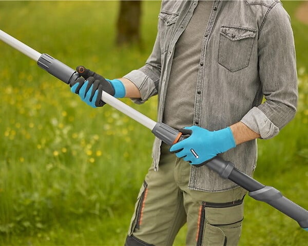 GARDENA - Coupe-branches HighCut 250/18V P4A sur batterie - Coupe à˜ 28 mm - L. 2557 mm - large