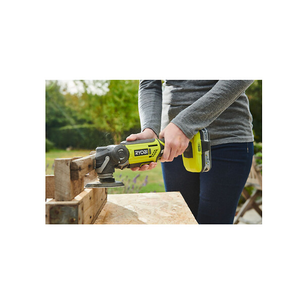 RYOBI - Pack RYOBI Multitool R18MT-0 - 18V One+ - 1 batterie 2.0Ah - 1 chargeur rapide RC18120-120 - large
