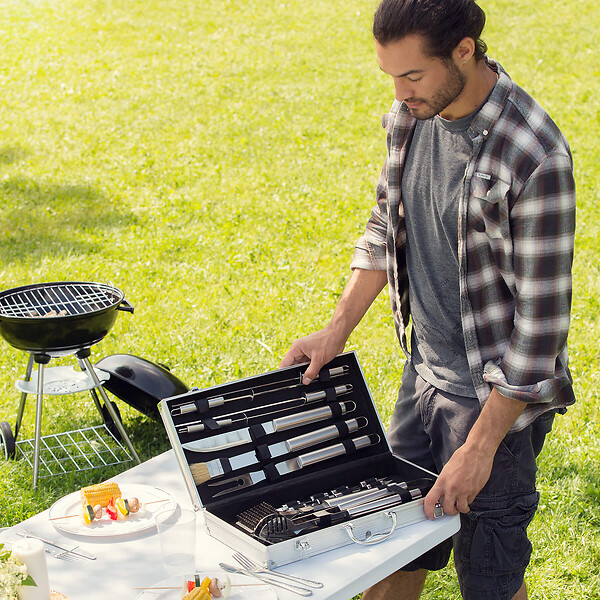 TECTAKE - Mallette barbecue 18 accessoires - large