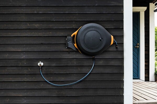 FISKARS - Fixation murale pour dévidoir XL - large