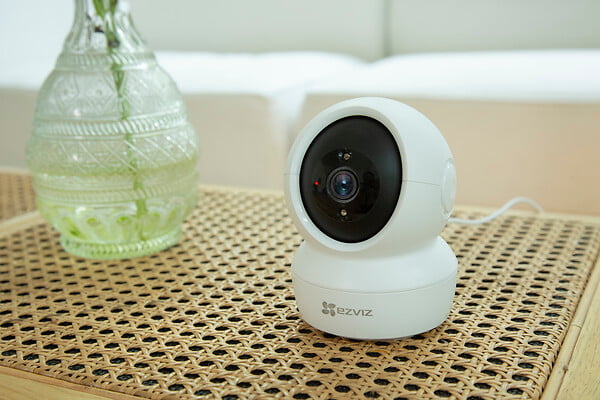 EZVIZ - Caméra motorisée intérieur 360° H6C pro - large