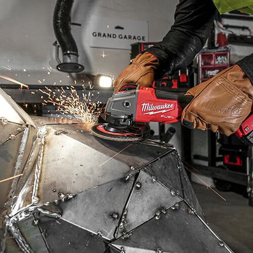 MILWAUKEE - Meuleuse d'angle MILWAUKEE M18 Fuel 125mm avec 2 batteries 5.0Ah chargeur et coffret - large