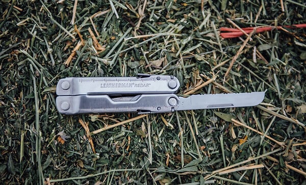 LEATHERMAN - Pince Multifonctions REBAR® BLACK 17 Outils en 1 avec étui molle - LEATHERMAN - large