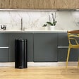 KITCHEN MOVE - Poubelle à pédale inox URBAN noir 30L - vignette