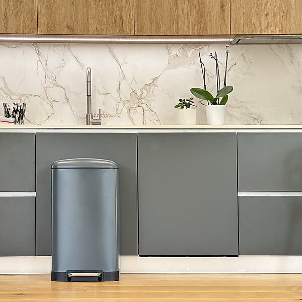 KITCHEN MOVE - Poubelle à pédale inox GREENWICH gris 40L - large