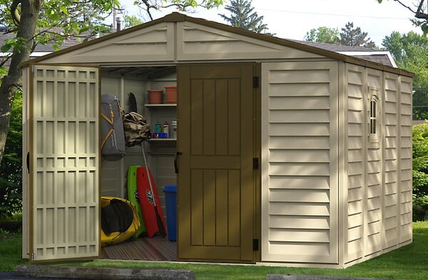 DURAMAX - Abri PVC Woodstyle PREMIUM - 10,56m² - Kit fondation + 1 fenêtre - Beige - large
