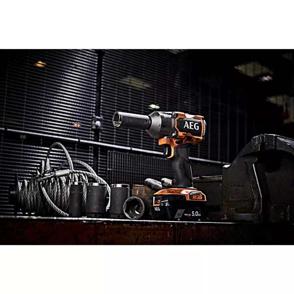 AEG - Pack AEG Boulonneuse à  chocs - BSS18MTF12-0 - 18V Brushless - 700 Nm - 1 batterie 2.0Ah - 1 chargeur - SETL1820S - large