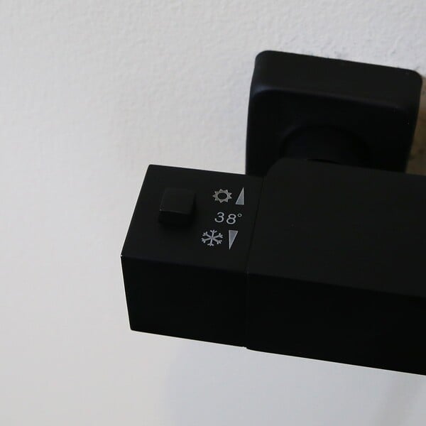 ESSEBAGNO - Square II colonne de douche carrée thermostatique noire - large