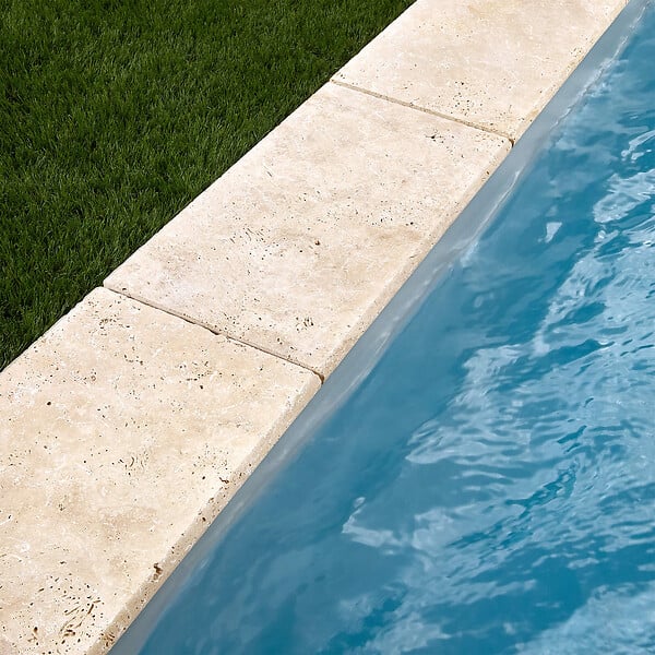 RO'MA NATURE - KIT COMPLET - Margelles pour piscine 10x5m en Travertin Beige Light (avec colle, joint, hydrofuge ...) - large