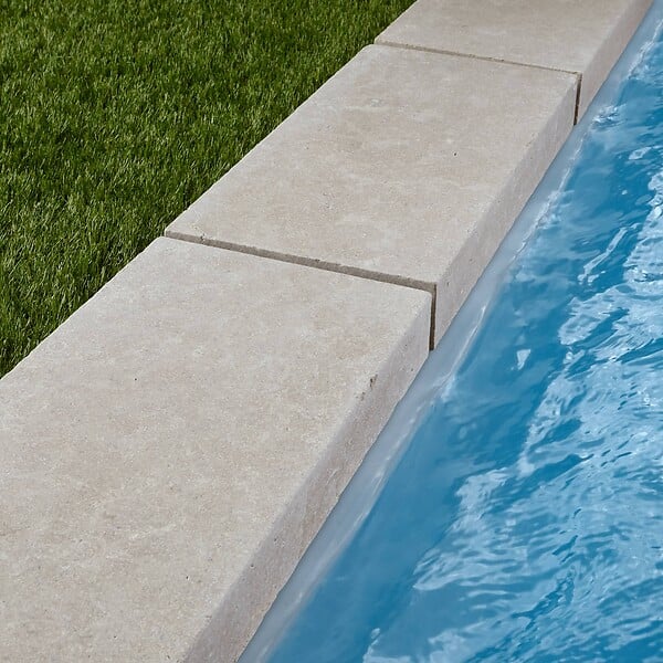 RO'MA NATURE - Margelle de piscine Pierre d'Egypte Beige 60x30x8 cm Bord Droit (à l'unité) - large