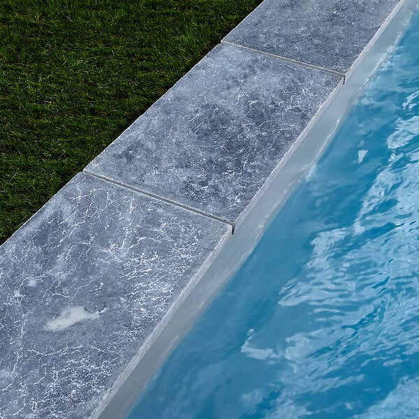 RO'MA NATURE - Margelle de piscine Pierre d'Adana Gris Bleu 61x33x3 cm Bord Droit (à l'unité) - large