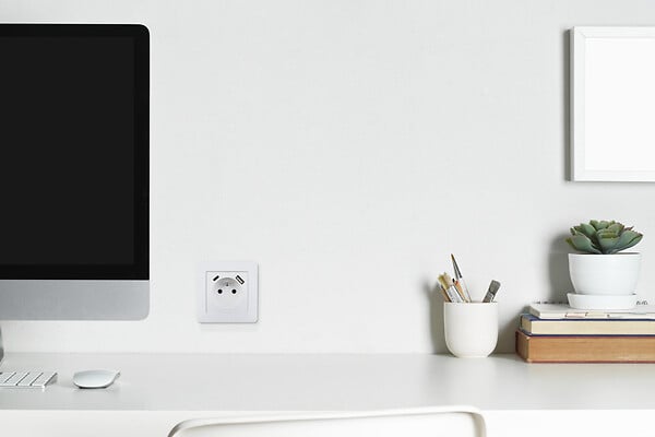 MC KENZIE - Prise 16A 2P+T avec chargeur USB A+C Simply - Blanc - large