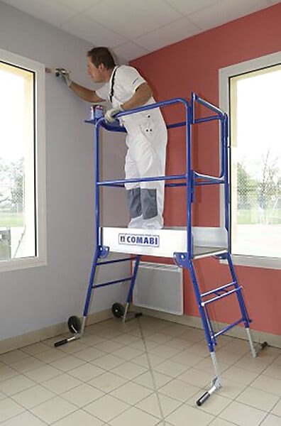 TUBESCA - Plateforme pour escalier: 2.68m haut. travail max - HELIS - large