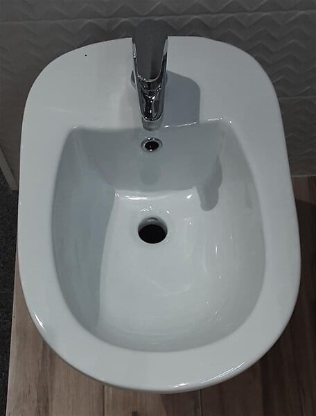 GOMAN SRL - Bidet surélevé céramique ALTO 3 - Blanc - Hauteur 50 cm - Profondeur : 51 cm - Largeur : 37,5 cm - large