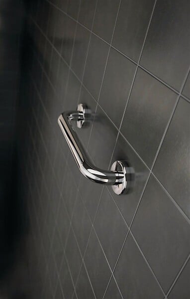 AKW - Barre d'appui coudée 135° verticale ou horizontale en inox poli - 2 points de fixation - large