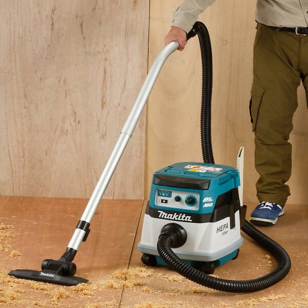 MAKITA - Aspirateur traineau eau et poussières classe L filtre HEPA LXT ® MAKITA DVC867LZX4 - large